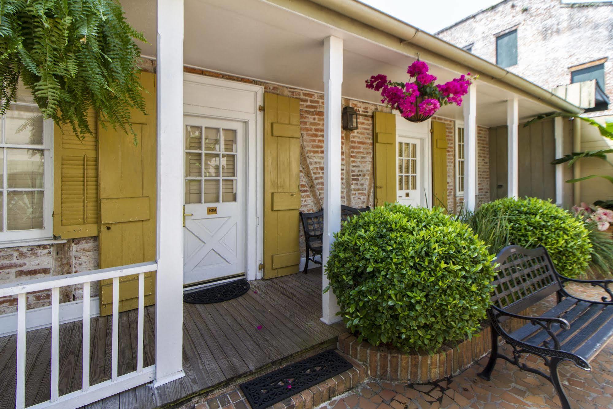 Dauphine Orleans Hotel New Orleans Exterior photo